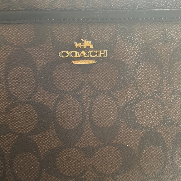 Brand new without tags includes wristlet - Picture 2 of 3